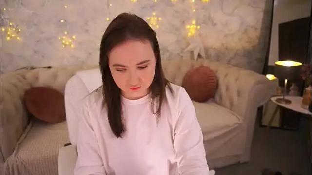 Image 8 of sofiebloom Stream on Chaturbate on 2 days ago