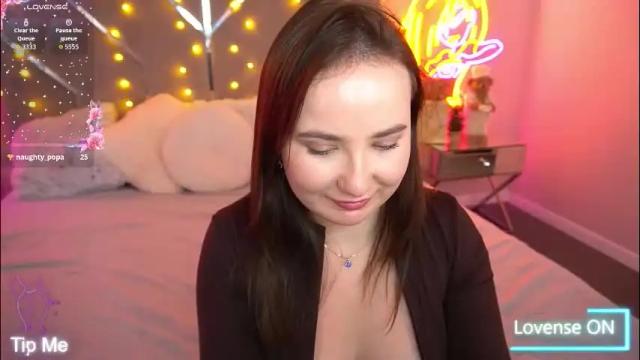 Image 3 of sofiebloom Stream on Chaturbate on 1 day ago