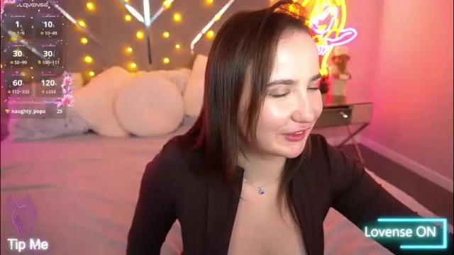 Image 4 of sofiebloom Stream on Chaturbate on 1 day ago