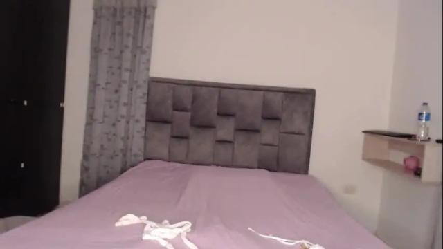 Image 2 of sofierosse_ Stream on Chaturbate on 1 month ago