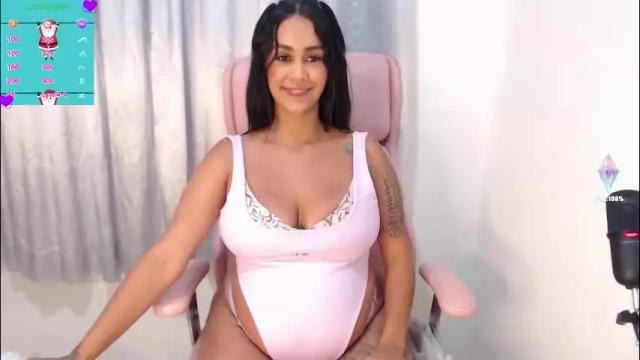 Image 4 of sofierosse_ Stream on Chaturbate on 23 days ago