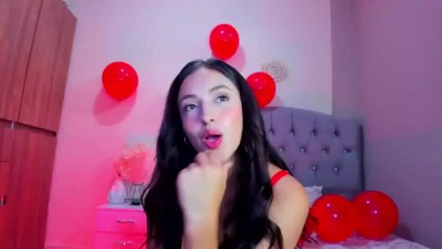 Image 3 of sofii_100 Stream on Chaturbate on 16 months ago