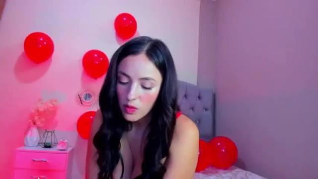Image 4 of sofii_100 Stream on Chaturbate on 16 months ago