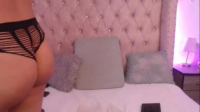 Image 2 of sofii_love_18 Stream on Chaturbate on 24 days ago