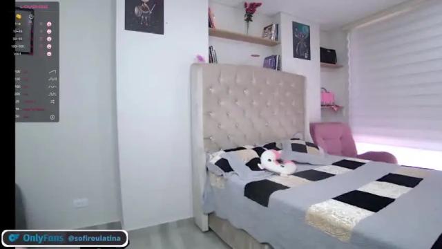 Image 12 of sofii_rou Stream on Chaturbate on 22 months ago