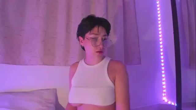 Image 3 of sofii_uwu_ Stream on Chaturbate on 19 months ago