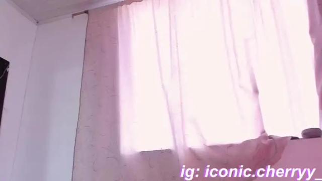 Image 12 of sofii_uwu_ Stream on Chaturbate on 19 months ago
