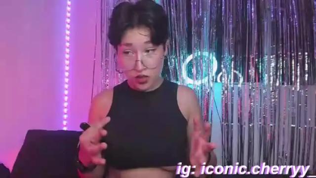 Image 12 of sofii_uwu_ Stream on Chaturbate on 19 months ago