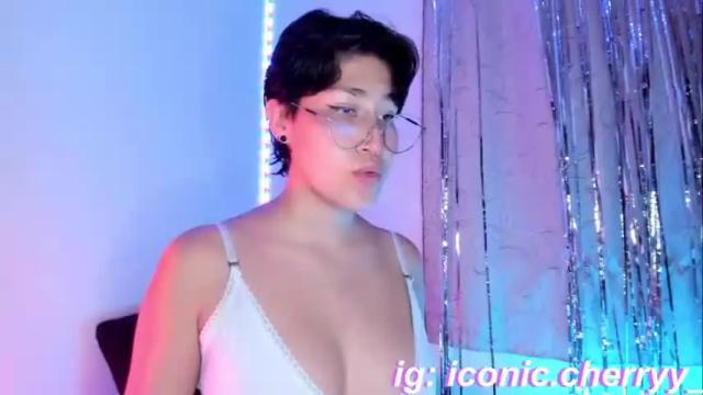 Image 4 of sofii_uwu_ Stream on Chaturbate on 19 months ago