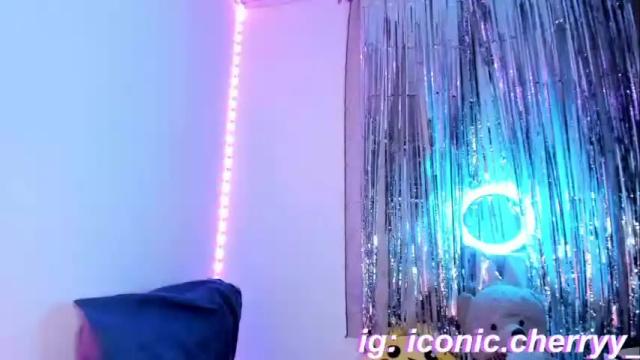 Image 2 of sofii_uwu_ Stream on Chaturbate on 18 months ago
