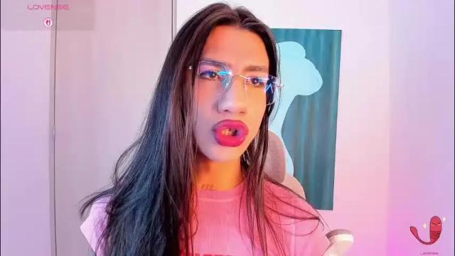 Image 2 of sofiia_grey_ Stream on Chaturbate on 26 days ago