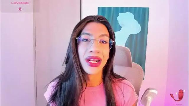 Image 3 of sofiia_grey_ Stream on Chaturbate on 26 days ago