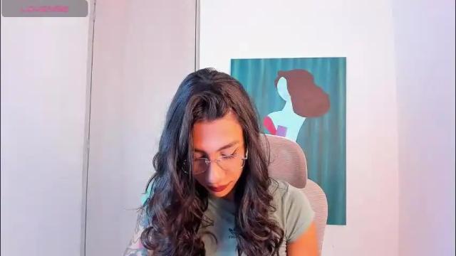 Image 4 of sofiia_grey_ Stream on Chaturbate on 21 days ago