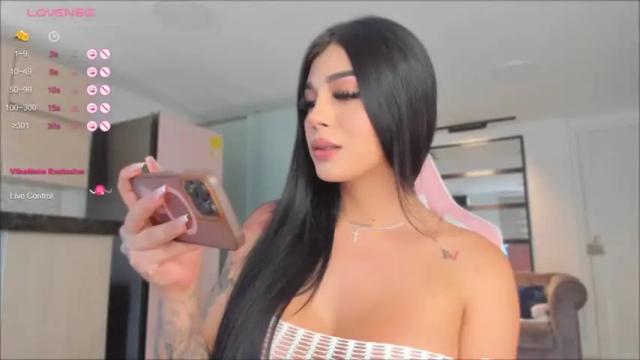 Image 2 of sofiia_pink Stream on Chaturbate on 13 months ago