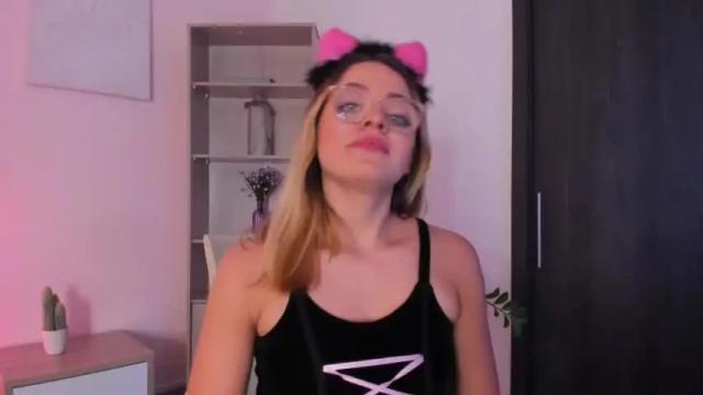 Image 2 of sofiiagudelo Stream on Chaturbate on 18 months ago