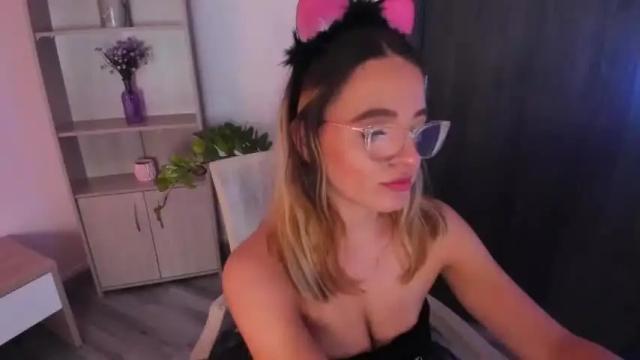 Image 6 of sofiiagudelo Stream on Chaturbate on 18 months ago