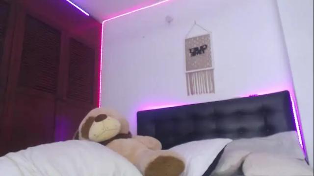 Image 12 of sofiievans_ Stream on Chaturbate on 1 month ago