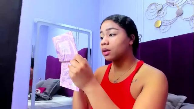 Image 3 of sofiifox Stream on Chaturbate on 1 month ago