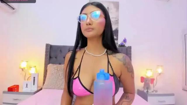 Image 10 of sofijhonsons Stream on Chaturbate on 20 months ago