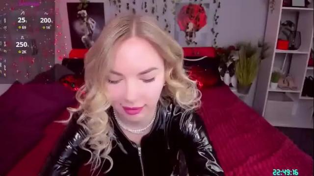 Image 3 of sofisoulx Stream on Chaturbate on 1 month ago