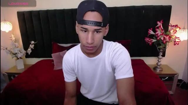 Image 3 of soft_attraction Stream on Chaturbate on 2 months ago