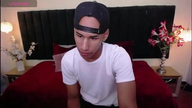 Image 4 of soft_attraction Stream on Chaturbate on 2 months ago