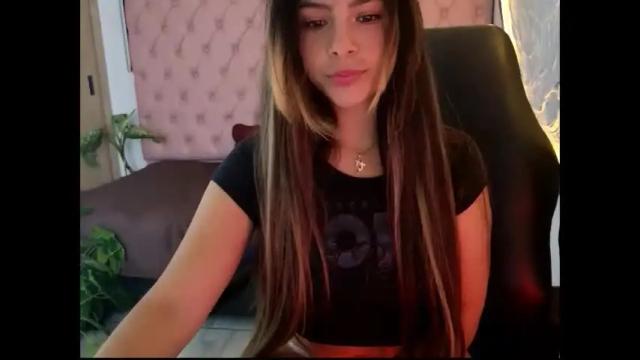 Image 2 of soft_doll_small Stream on Chaturbate on 1 month ago