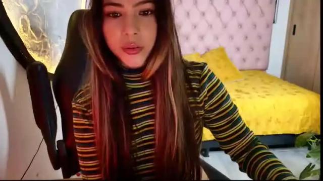 Image 10 of soft_doll_small Stream on Chaturbate on 13 days ago