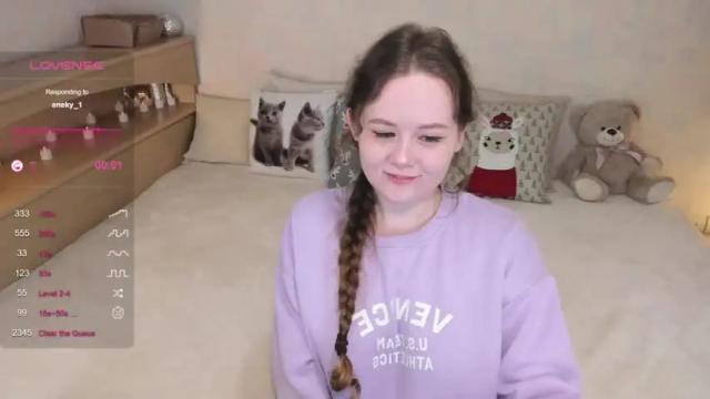 Image 3 of soft_purr_kitty Stream on Chaturbate on 19 months ago