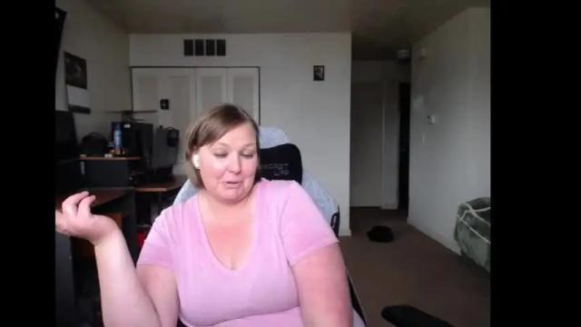Image 11 of softerpeaches Stream on Chaturbate on 1 month ago
