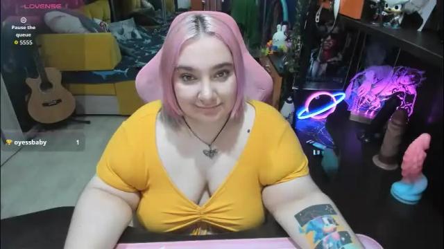 Image 3 of softie_sofy Stream on Chaturbate on 2 months ago