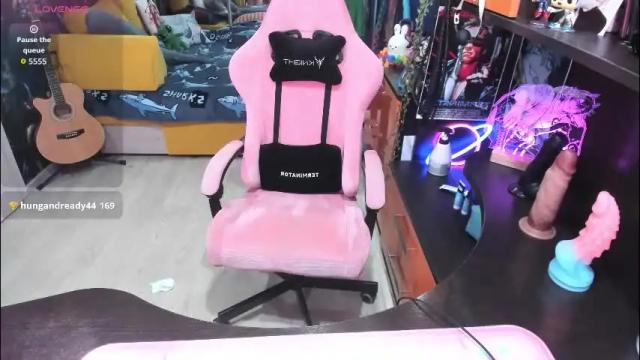 Image 10 of softie_sofy Stream on Chaturbate on 2 months ago