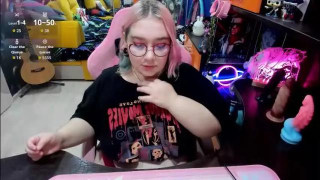 Image 12 of softie_sofy Stream on Chaturbate on 1 month ago