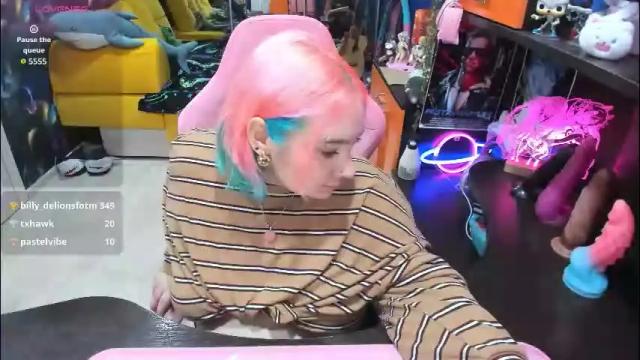 Image 3 of softie_sofy Stream on Chaturbate on 24 days ago