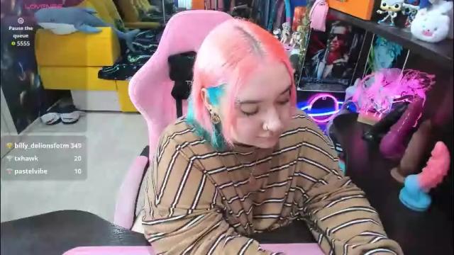 Image 4 of softie_sofy Stream on Chaturbate on 24 days ago