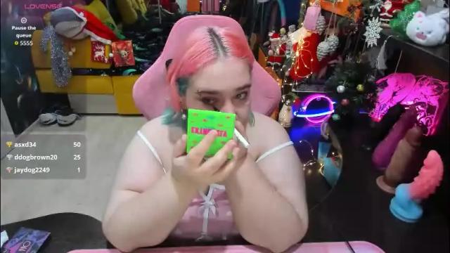 Image 2 of softie_sofy Stream on Chaturbate on 28 days ago