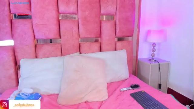 Image 3 of sofy_dubros_ Stream on Chaturbate on 13 days ago