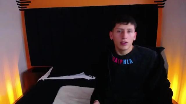 Image 2 of sofy_n_smiith Stream on Chaturbate on 22 months ago