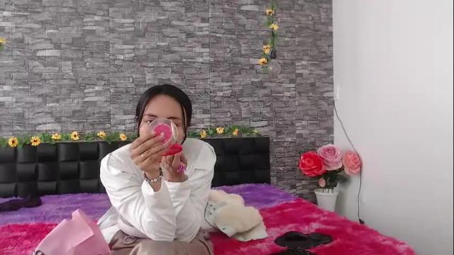 Image 3 of sofy_sinner Stream on Chaturbate on 8 months ago