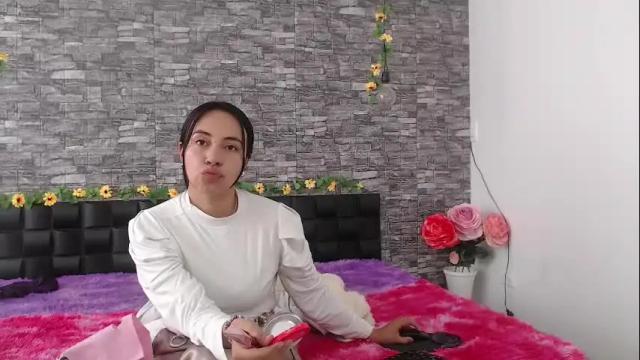 Image 4 of sofy_sinner Stream on Chaturbate on 8 months ago