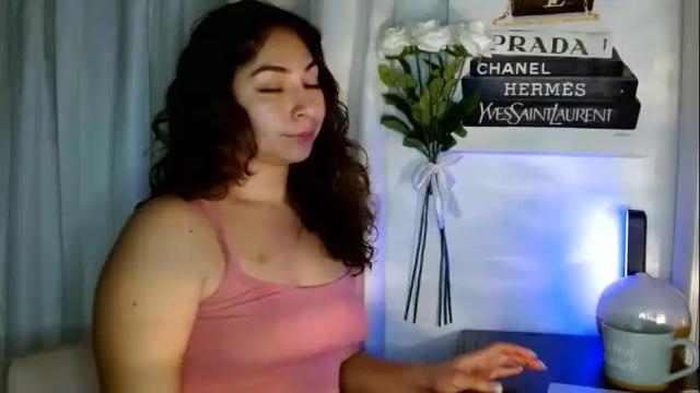 Image 3 of sofyfoxoxy Stream on Chaturbate on 12 months ago