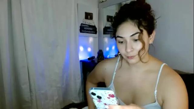 Image 1 of sofyfoxoxy Stream on Chaturbate on 11 months ago