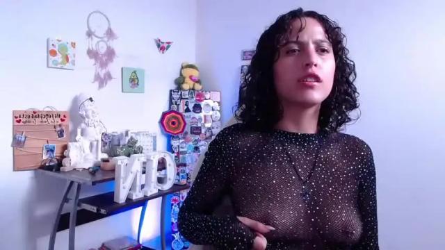 Image 3 of sol_amarilla_ Stream on Chaturbate on 16 months ago