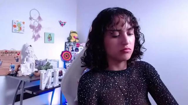 Image 6 of sol_amarilla_ Stream on Chaturbate on 16 months ago