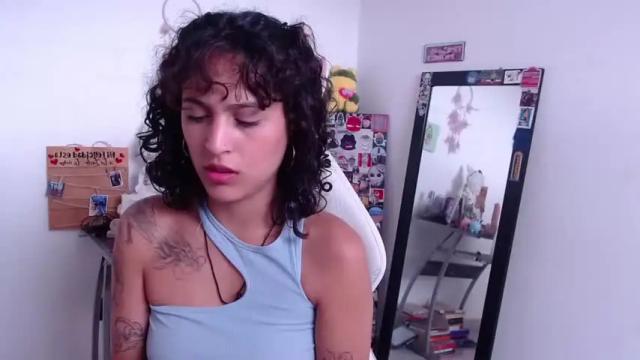 Image 7 of sol_amarilla_ Stream on Chaturbate on 16 months ago