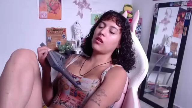 Image 8 of sol_amarilla_ Stream on Chaturbate on 15 months ago