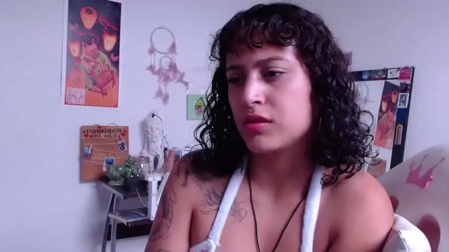 Image 12 of sol_amarilla_ Stream on Chaturbate on 15 months ago