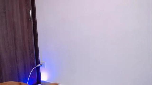 Image 3 of sol_amarilla_ Stream on Chaturbate on 1 month ago