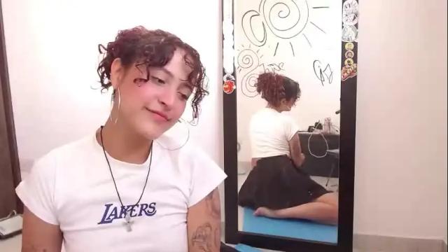 Image 6 of sol_amarilla_ Stream on Chaturbate on 1 month ago