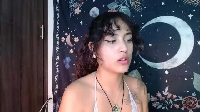 Image 10 of sol_amarilla_ Stream on Chaturbate on 4 days ago